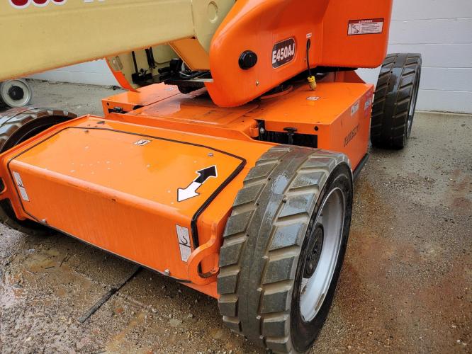 JLG E450AJ