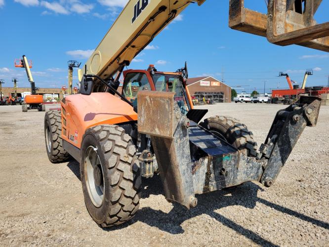 JLG 1055