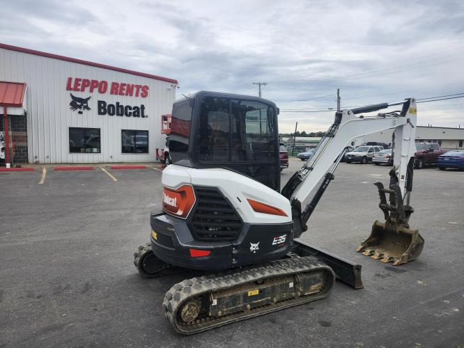 BOBCAT E35R2