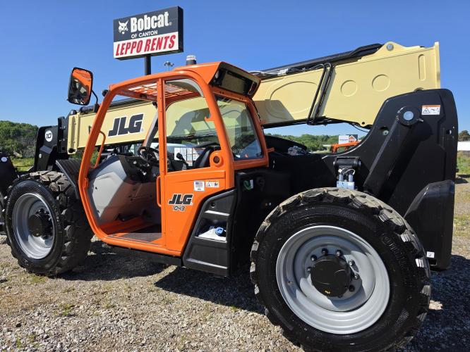 JLG 1043