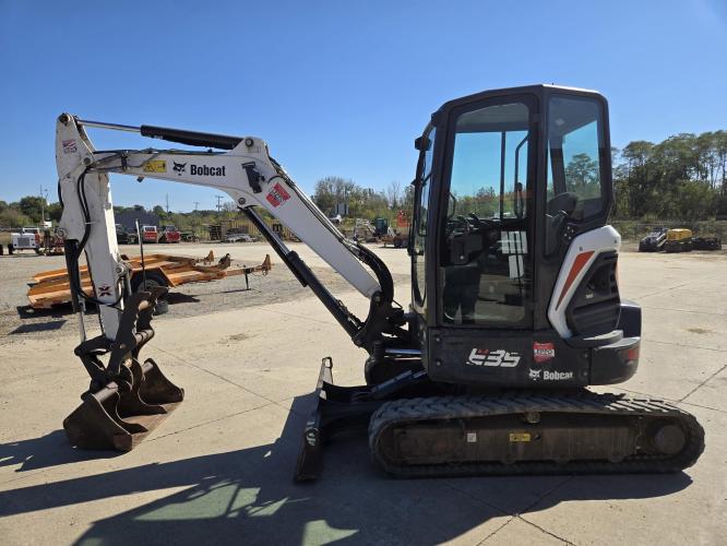 BOBCAT E35