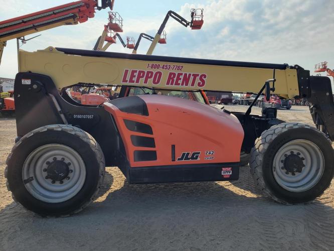 JLG 742