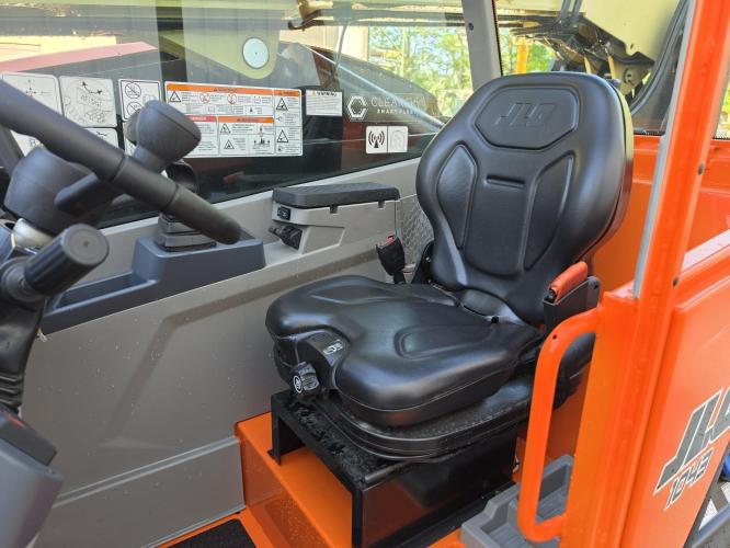 JLG 1043