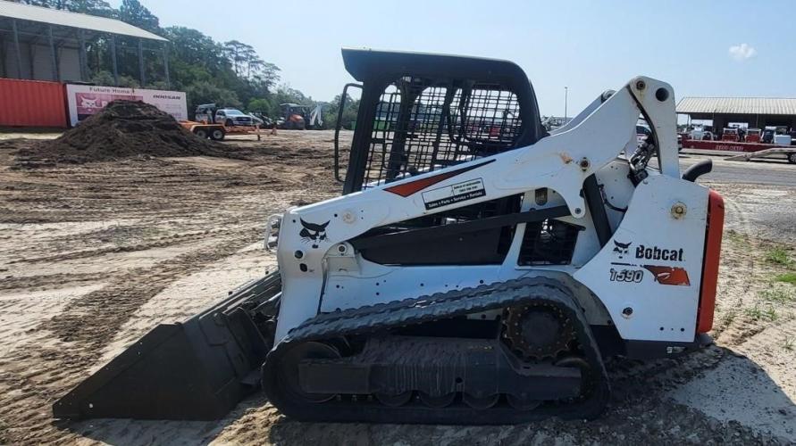 BOBCAT T595
