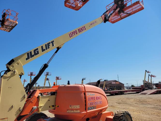JLG 600AJ