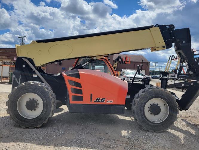 JLG 1255