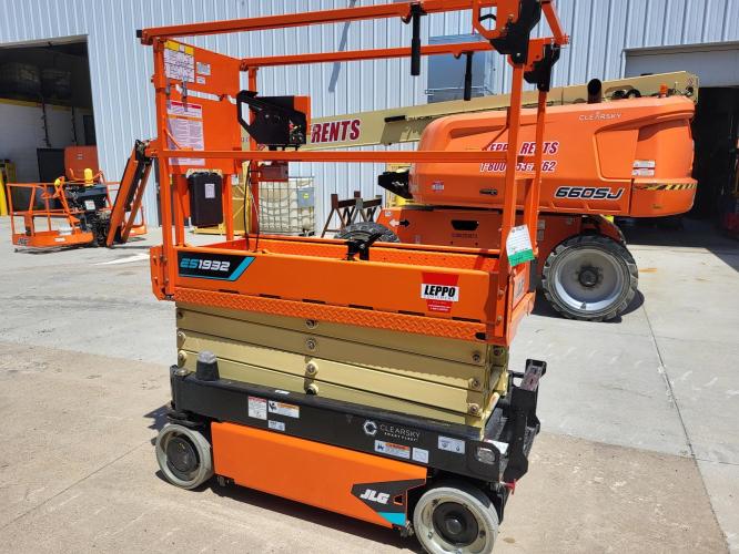 JLG ES1932