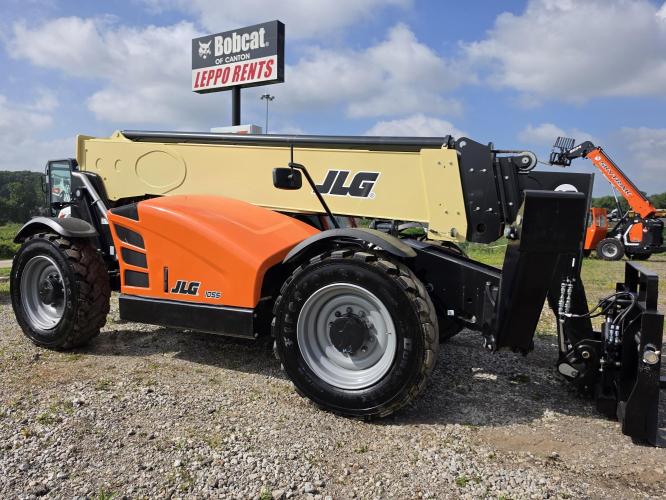 JLG 1055