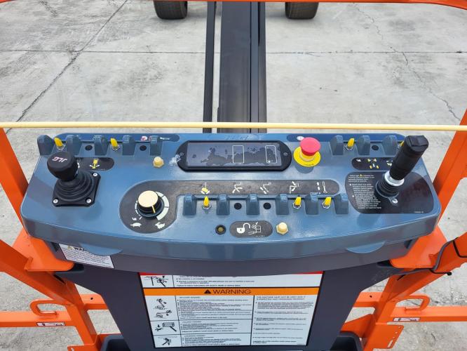 JLG 460SJ