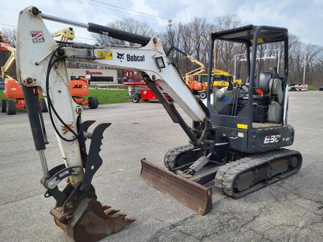 BOBCAT E32