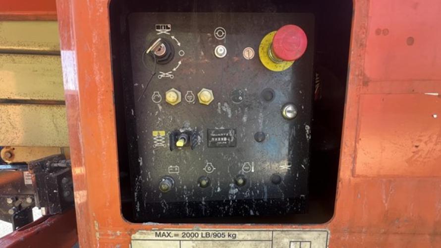 JLG Used 330LRT