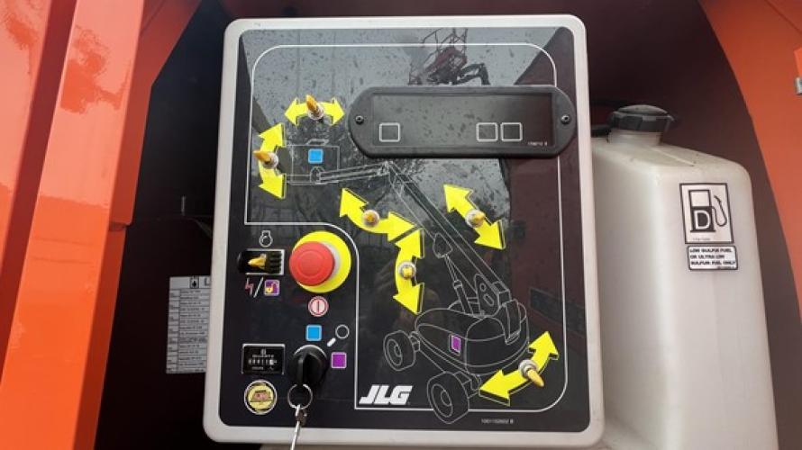 JLG Factory Reconditioned 660SJ