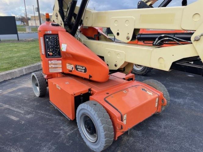 JLG Used E400AJPN