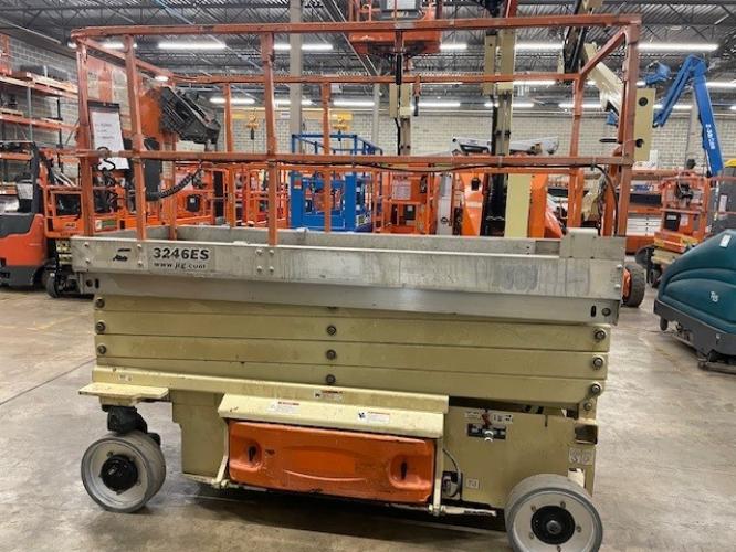 JLG Used 3246ES