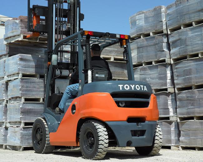 Mid IC Pneumatic Forklift