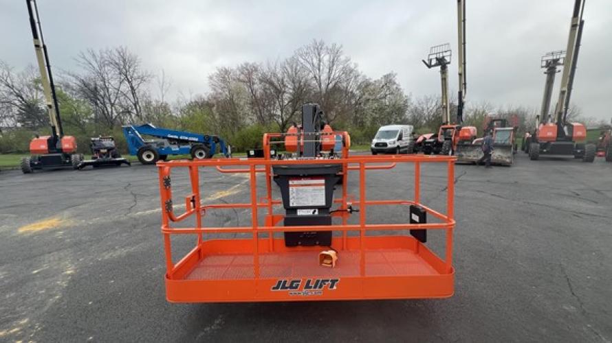 JLG Factory Reconditioned 660SJ