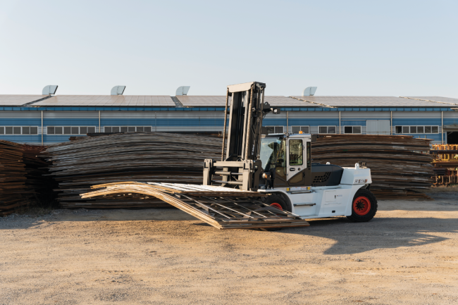 Super-Duty Diesel Pneumatic (40,000-55,000 LBS)