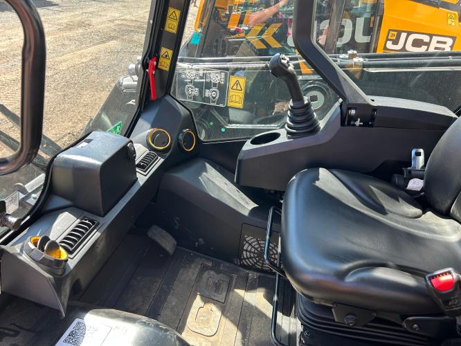 JCB 3TS-8W Teleskid