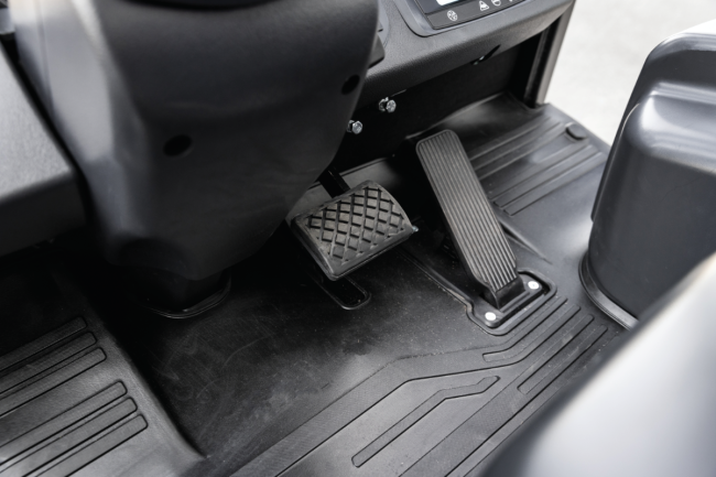 Small 4-Wheel Electric Pneumatic (3,000-4,000 LBS)