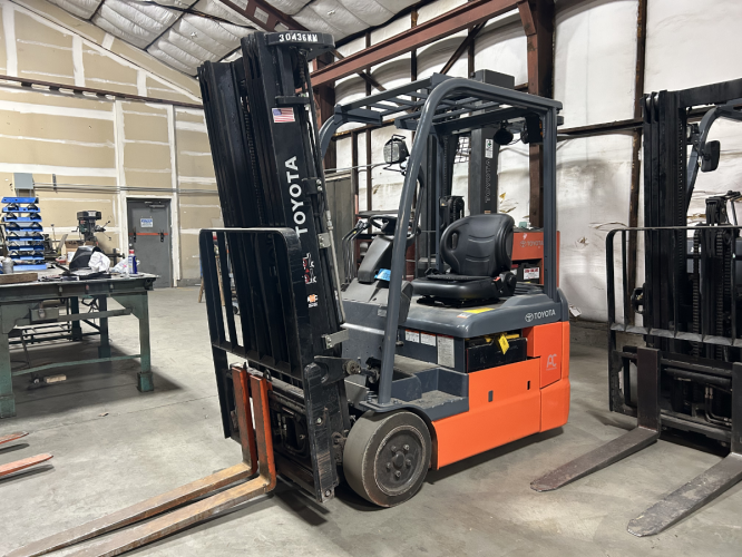 Toyota 8FBE18U Electric Forklift