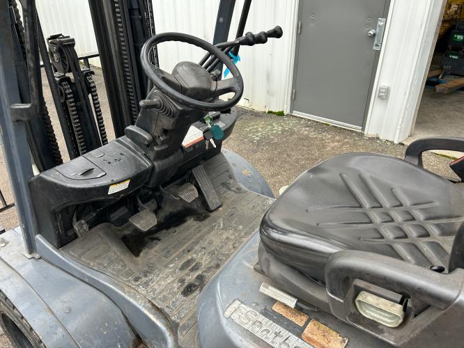 Toyota 8FGU25 Pneumatic Forklift