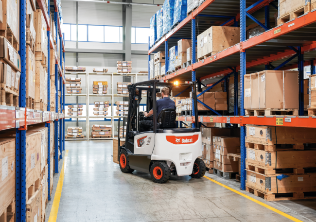 Medium 4-Wheel Electric Pneumatic (5,000-7,000 LBS)