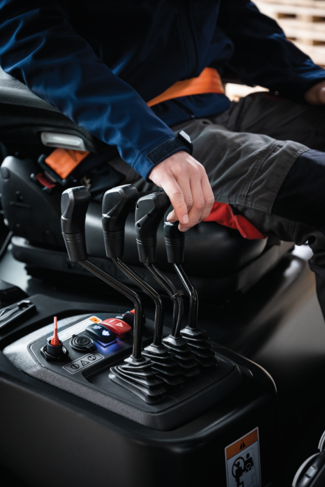 Medium Diesel Pneumatic (4,000-7,000 LBS)