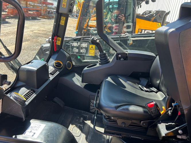 JCB 3TS-8W Teleskid