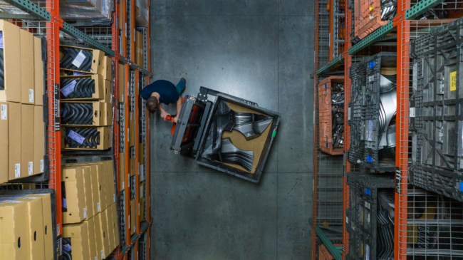 Pallet Stacker (2,600 LBS)