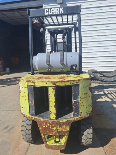 Clark GPX25 Pneumatic Forklift