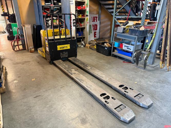 Yale MPE060LVGN24T2796 Electric Pallet Jack