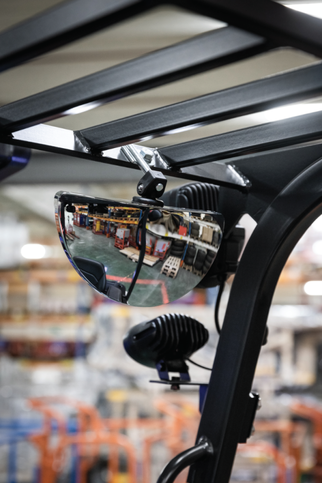 Small 4-Wheel Electric Pneumatic (3,000-4,000 LBS)