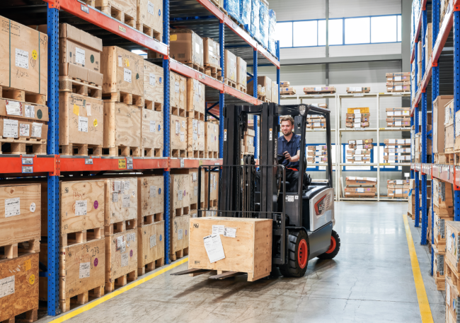 Medium 4-Wheel Electric Pneumatic (5,000-7,000 LBS)