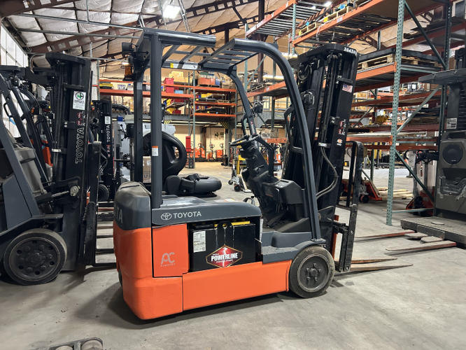 Toyota 8FBE18U Electric Forklift