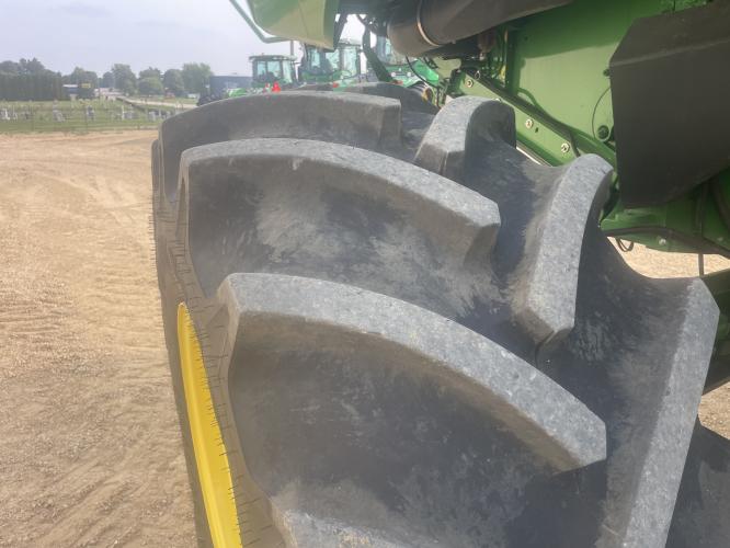 John Deere S760