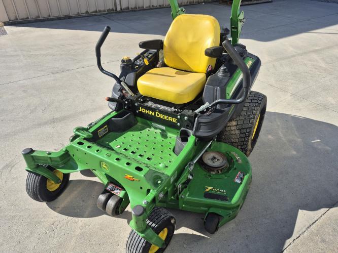 John Deere Z915E