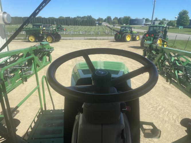 John Deere R4044