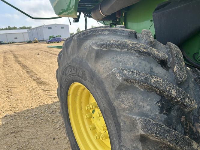 John Deere S780