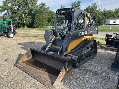 2016 John Deere 323E