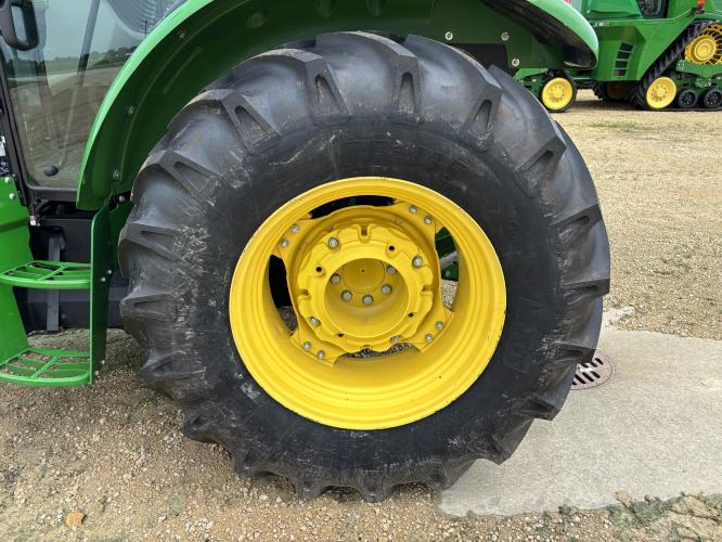 John Deere 5100E