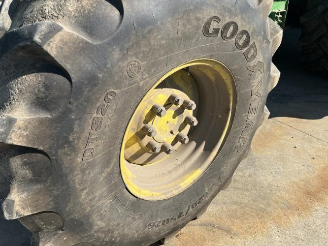 John Deere S680