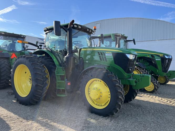 John Deere 6215R
