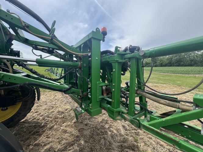 John Deere R4038