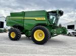 John Deere S7 700