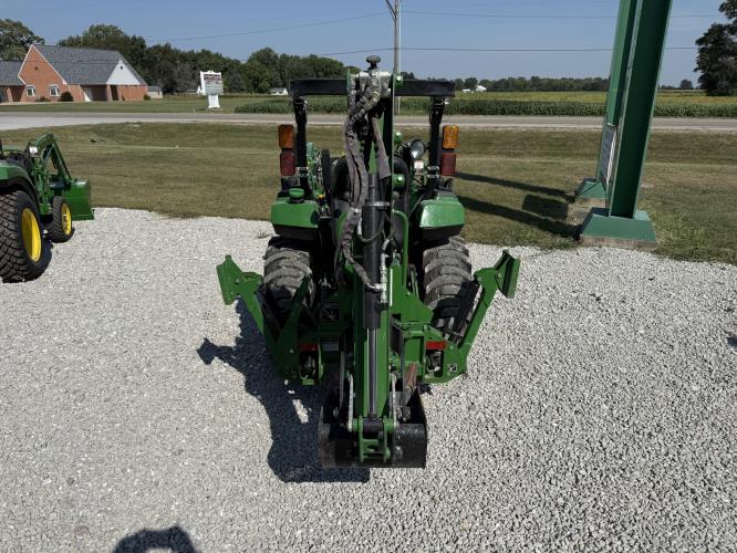John Deere 2038R