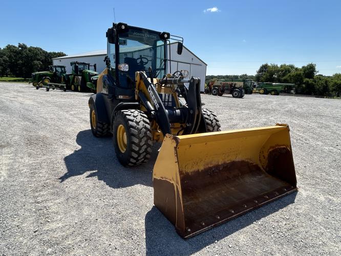 John Deere 324L