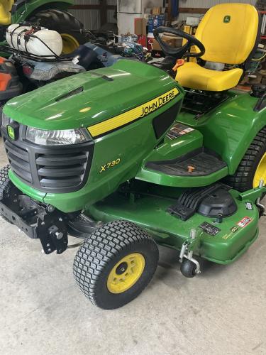 John Deere X730