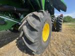 John Deere S7 700