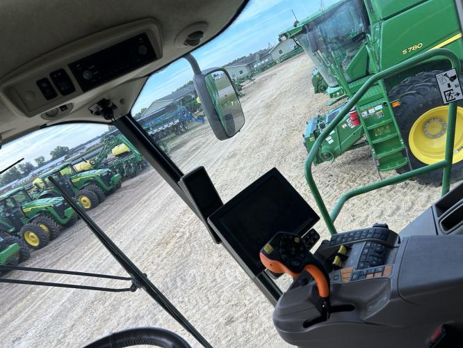 John Deere S790