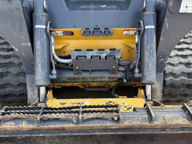 John Deere 333G